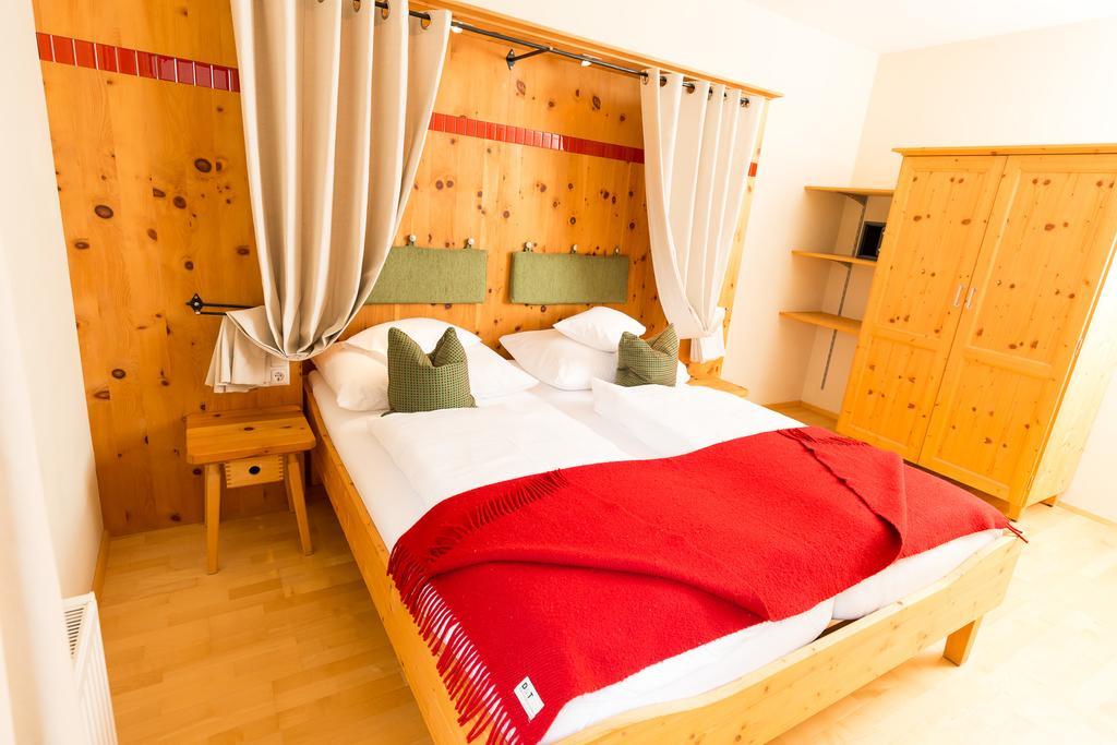 Ortners Mauerwirt - Leistbarer Luxus Apartment Bad Kleinkirchheim Bagian luar foto