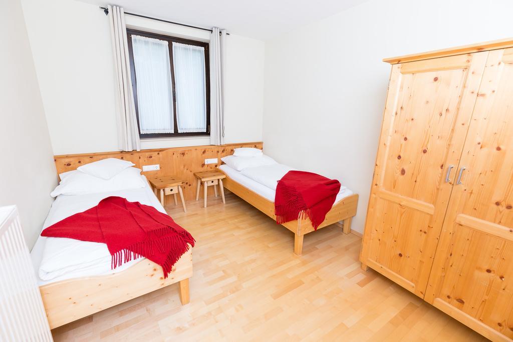 Ortners Mauerwirt - Leistbarer Luxus Apartment Bad Kleinkirchheim Bagian luar foto